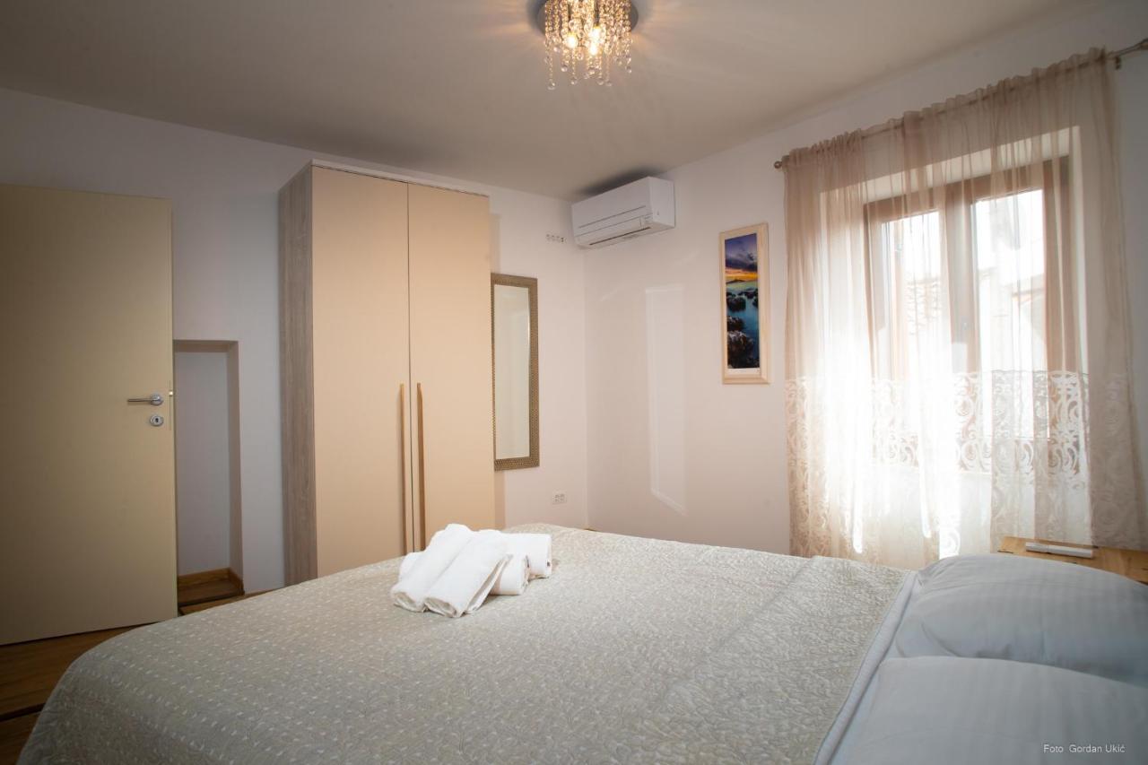 Apartments And Rooms Luan Ровинь Экстерьер фото